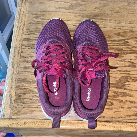 Reebok sneakers, only worn a handful of times. Still lots of life left - Picture 4 of 5